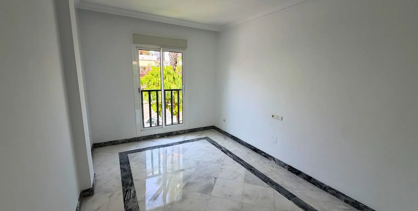 Sale of penthouse in Nueva Andalucía 28