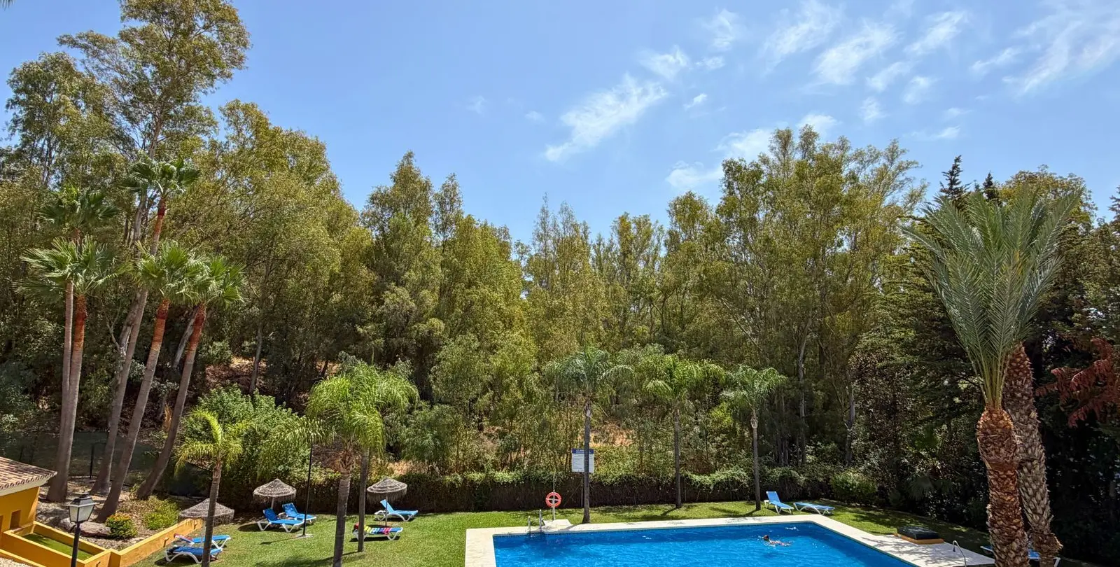 Sale of penthouse in Nueva Andalucía 32