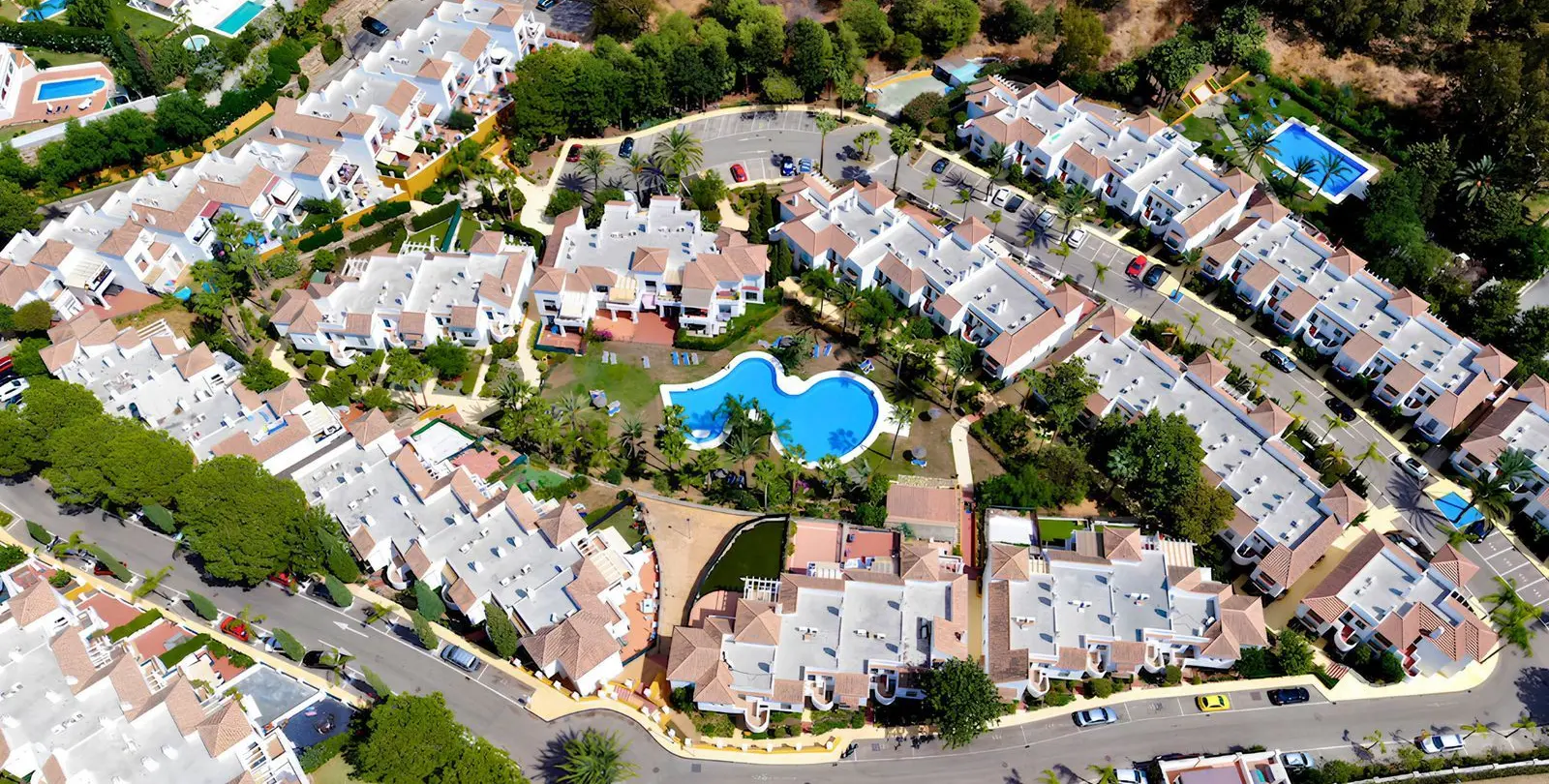 Sale of penthouse in Nueva Andalucía 36