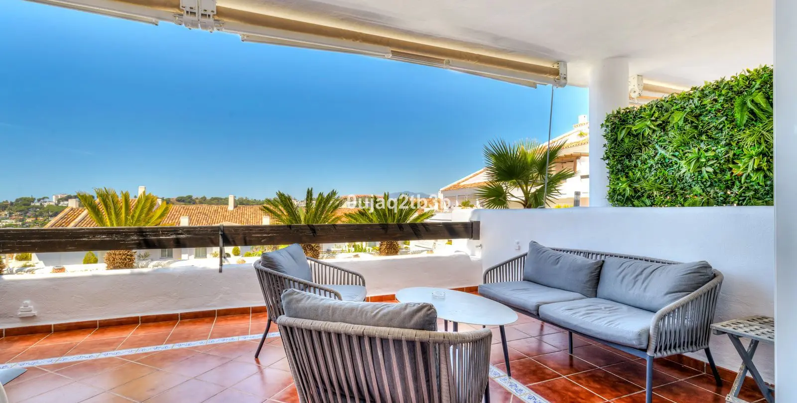 Sale of middle floor apartment in Aloha 3