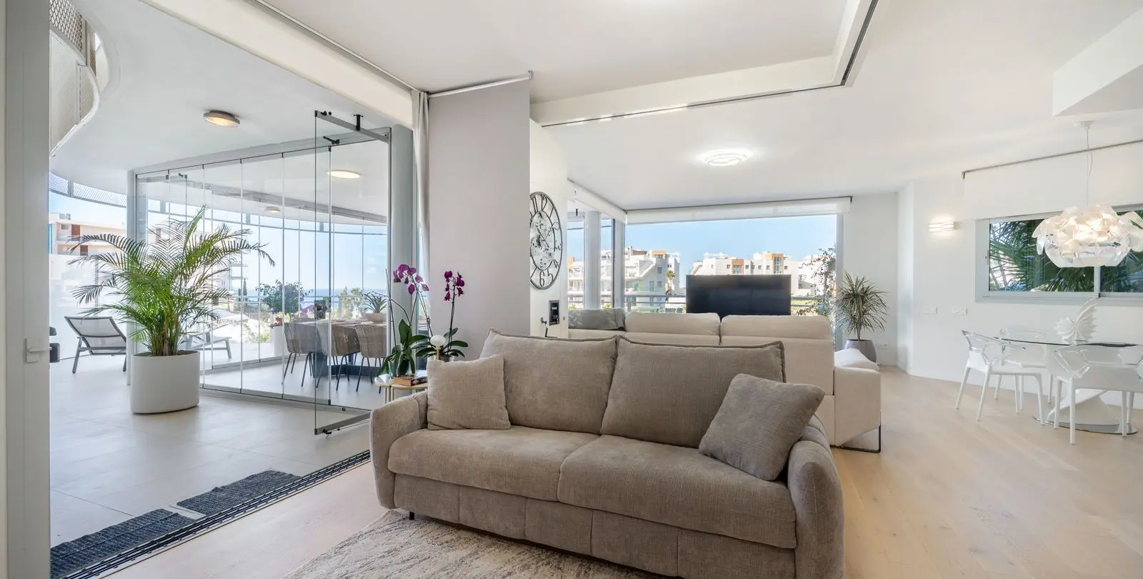 Sale of middle floor apartment in Fuengirola 5