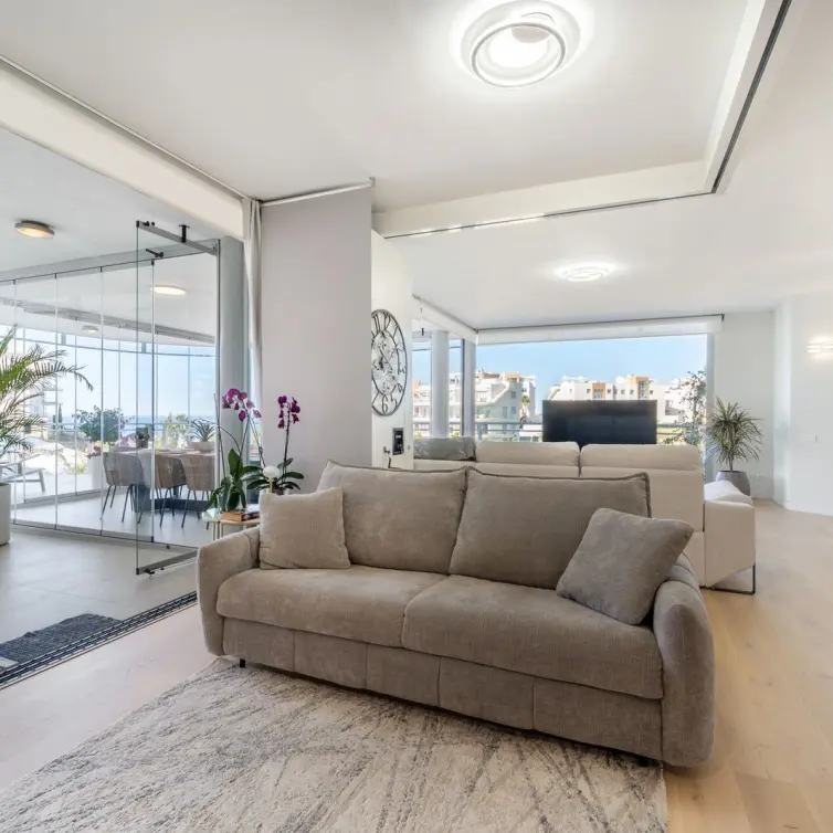 Продажа апартаментов на среднем этаже в Fuengirola