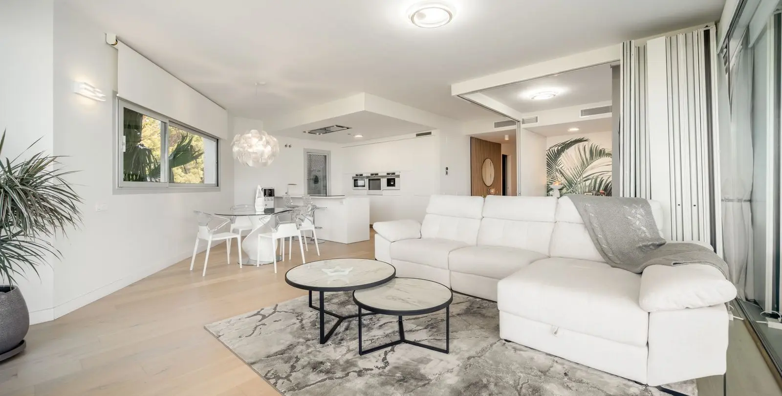 Sale of middle floor apartment in Fuengirola 14