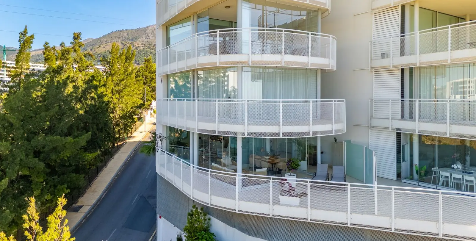 Sale of middle floor apartment in Fuengirola 26