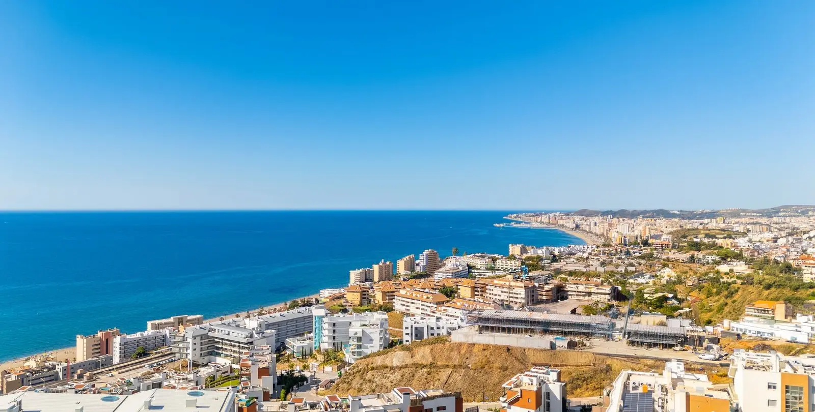 Sale of middle floor apartment in Fuengirola 30