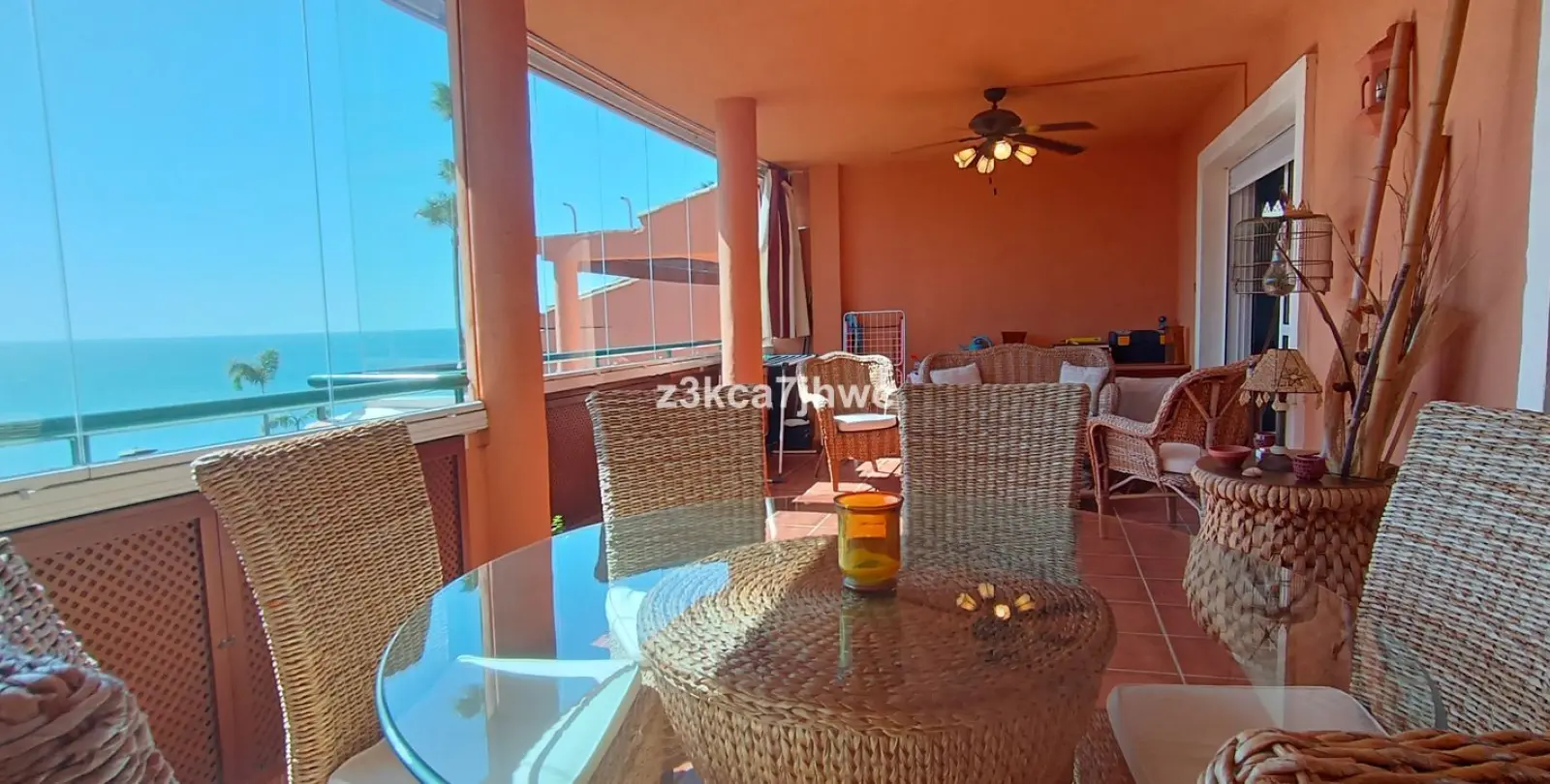 Продажа апартаментов на среднем этаже в Estepona 1