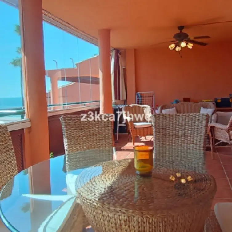 Продажа апартаментов на среднем этаже в Estepona