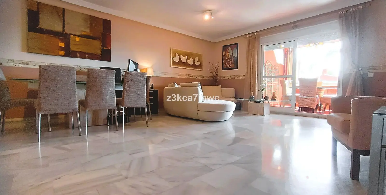 Продажа апартаментов на среднем этаже в Estepona 3