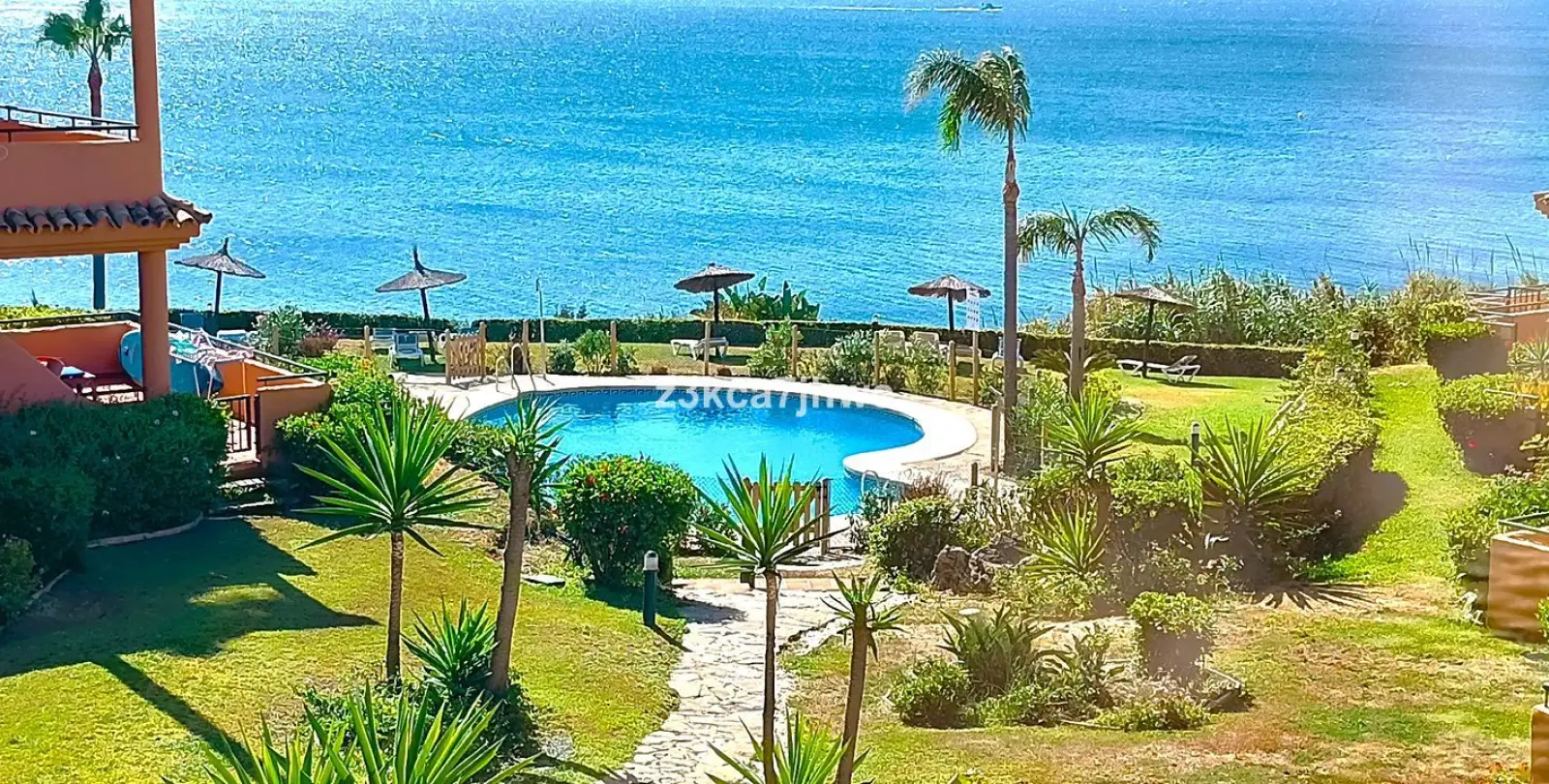 Продажа апартаментов на среднем этаже в Estepona 4
