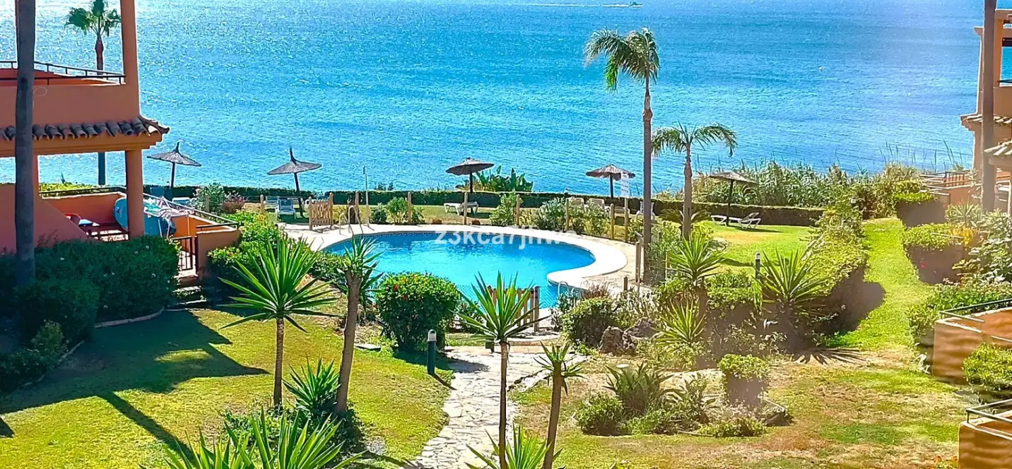 Продажа апартаментов на среднем этаже в Estepona 3