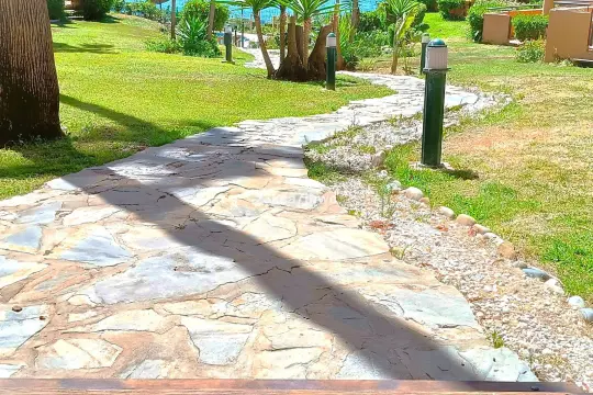 Image 6 thumb