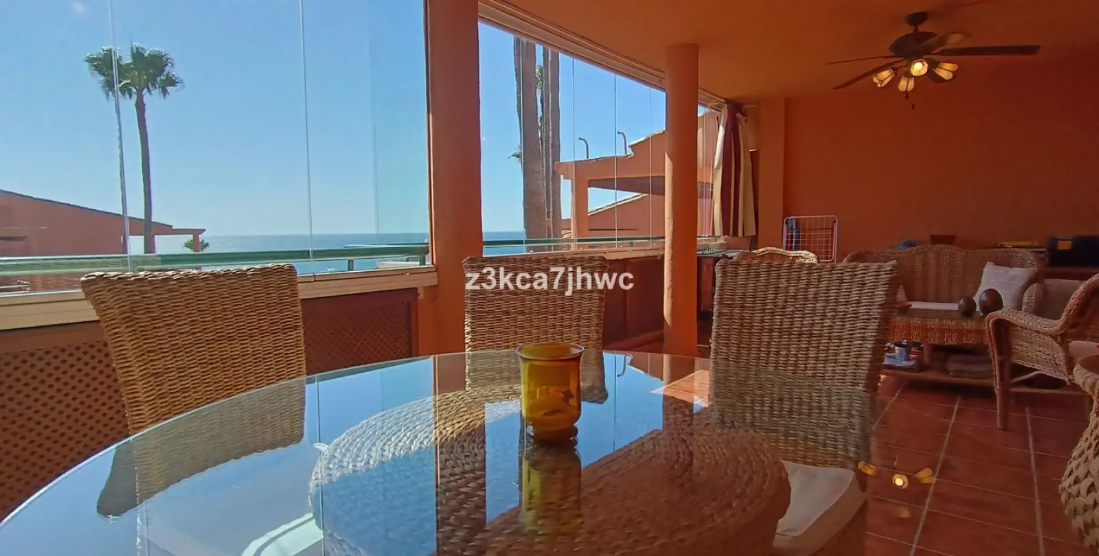 Продажа апартаментов на среднем этаже в Estepona 9
