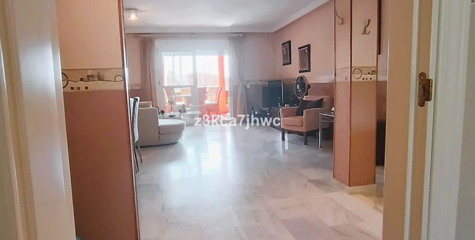 Продажа апартаментов на среднем этаже в Estepona 14