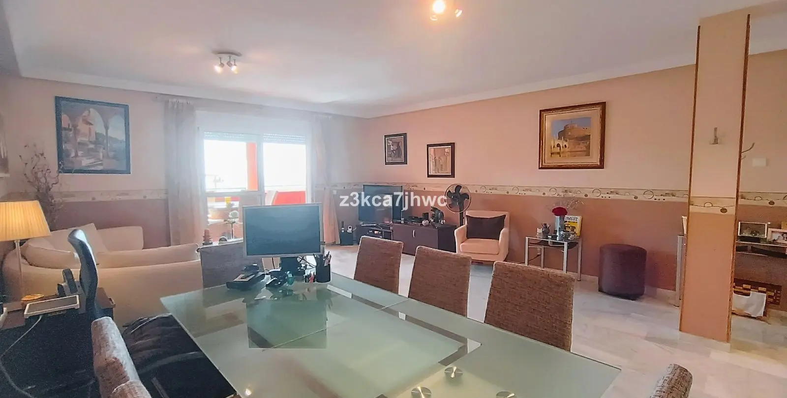 Продажа апартаментов на среднем этаже в Estepona 16