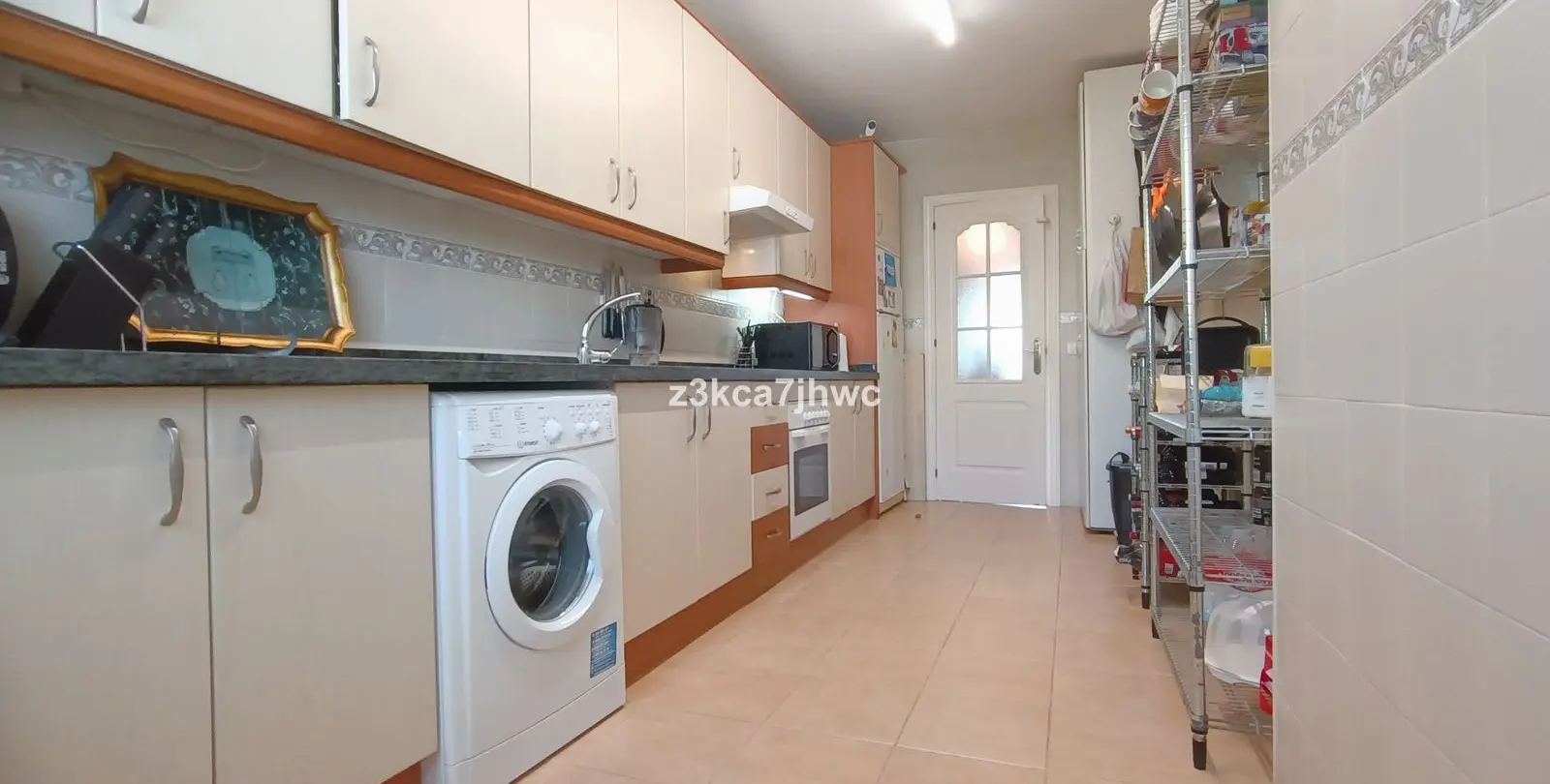 Продажа апартаментов на среднем этаже в Estepona 19