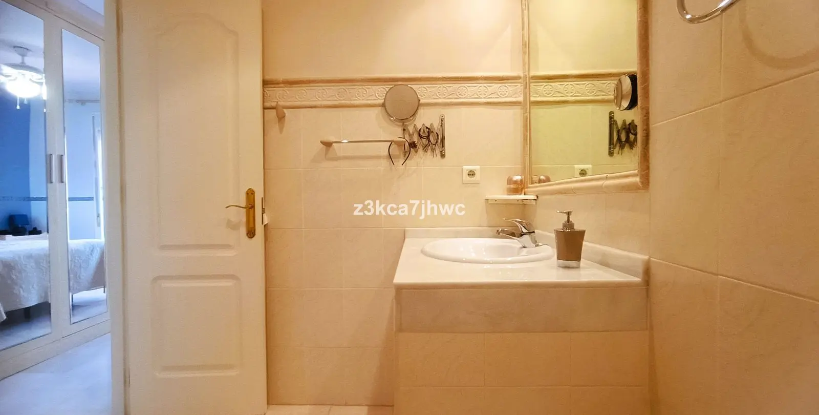 Продажа апартаментов на среднем этаже в Estepona 30