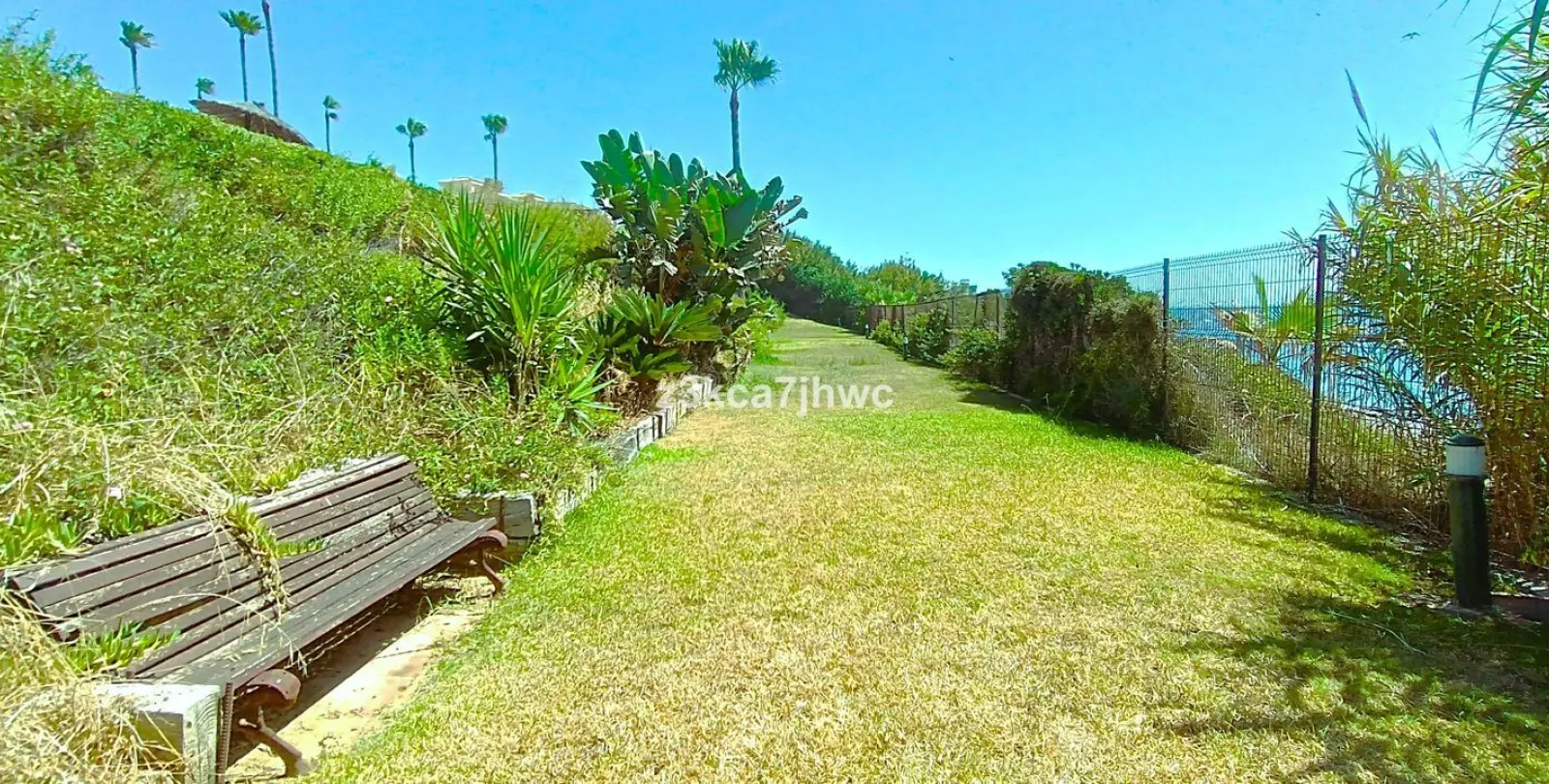 Продажа апартаментов на среднем этаже в Estepona 34