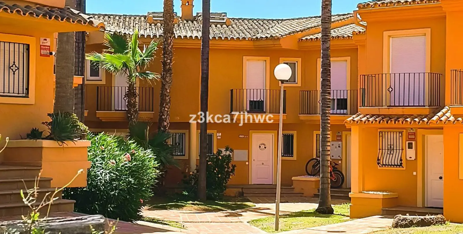 Продажа апартаментов на среднем этаже в Estepona 35