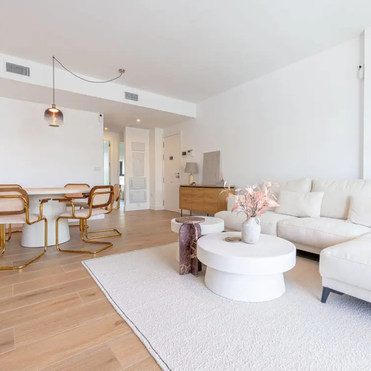 Sale of middle floor apartment in Fuengirola