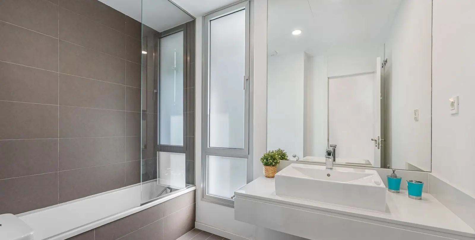 Sale of townhouse in Cancelada 13