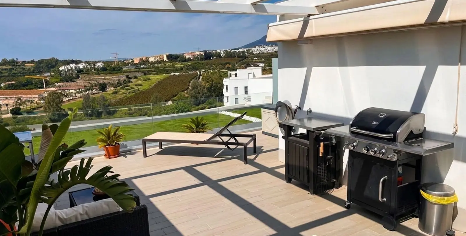 Sale of townhouse in Cancelada 16