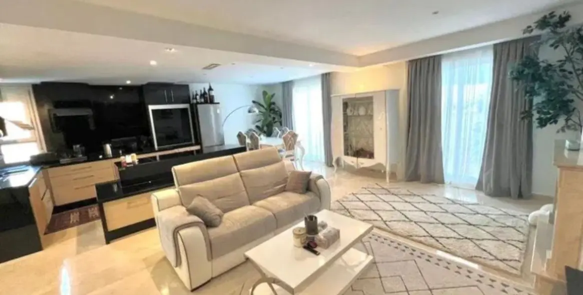 Sale of duplex in Nueva Andalucía 1