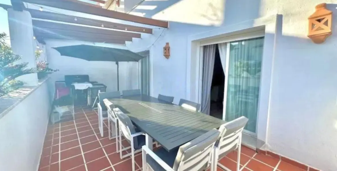 Sale of duplex in Nueva Andalucía 2