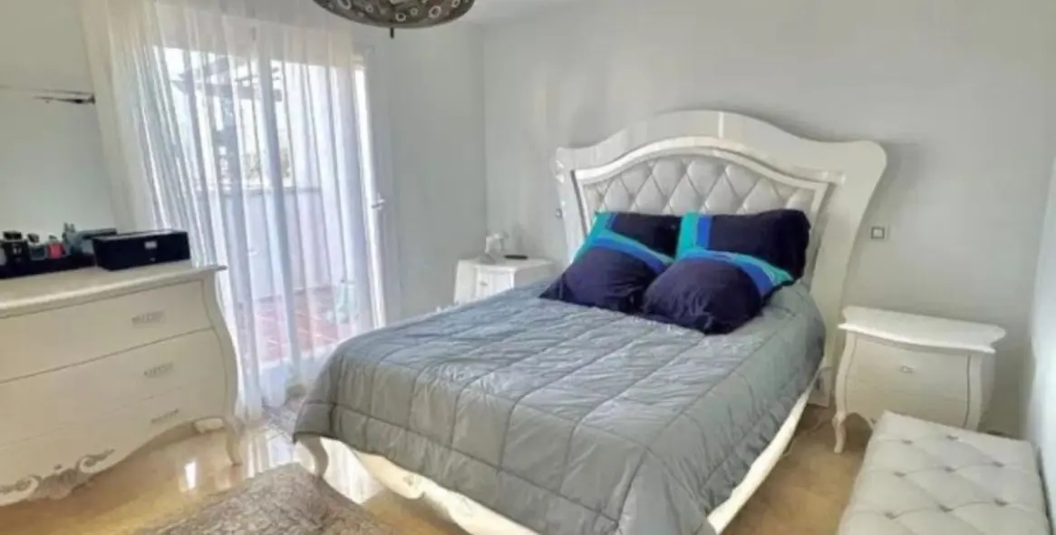 Sale of duplex in Nueva Andalucía 9