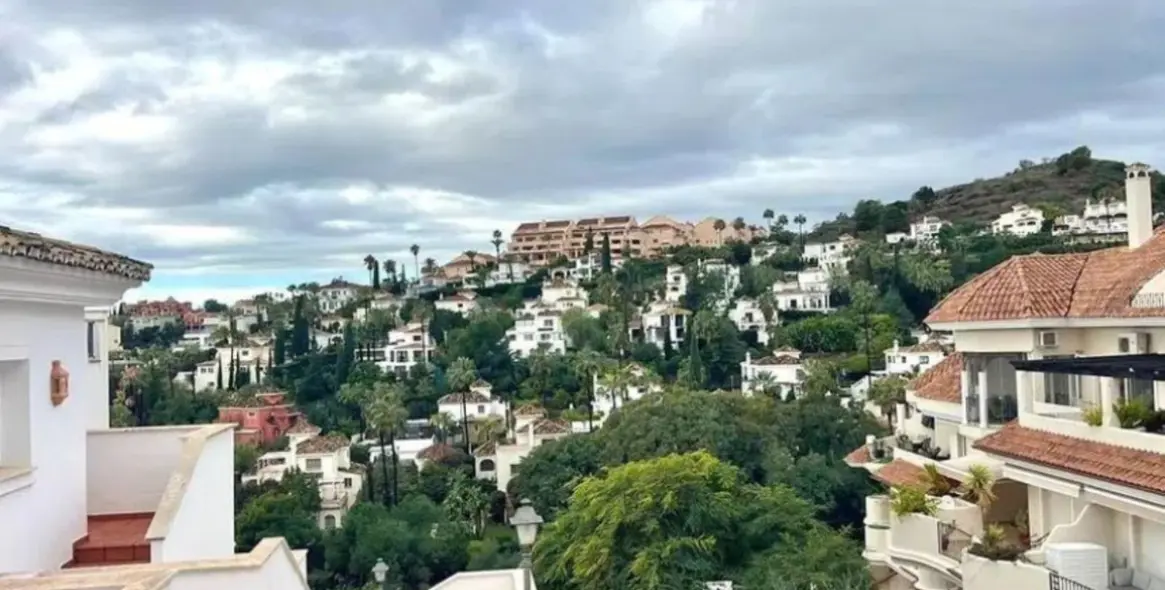Sale of duplex in Nueva Andalucía 10