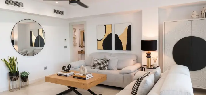 Venta de apartamento en planta media en Torremolinos 2