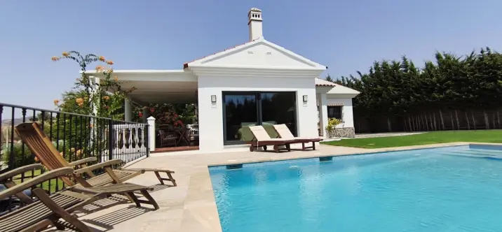 Venta de finca - cortijo en Alhaurín de la Torre 2