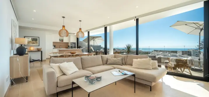 Venta de apartamento en planta media en Fuengirola 2
