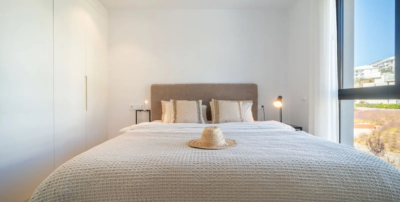 Sale of middle floor apartment in Fuengirola 22