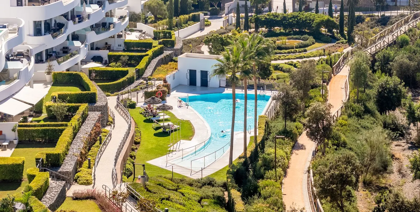 Sale of middle floor apartment in Fuengirola 32