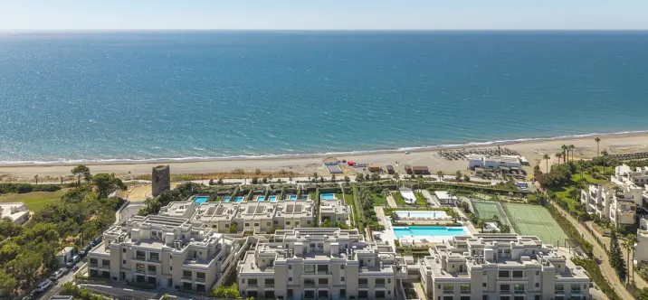 Venta de apartamento en planta baja en Estepona 0