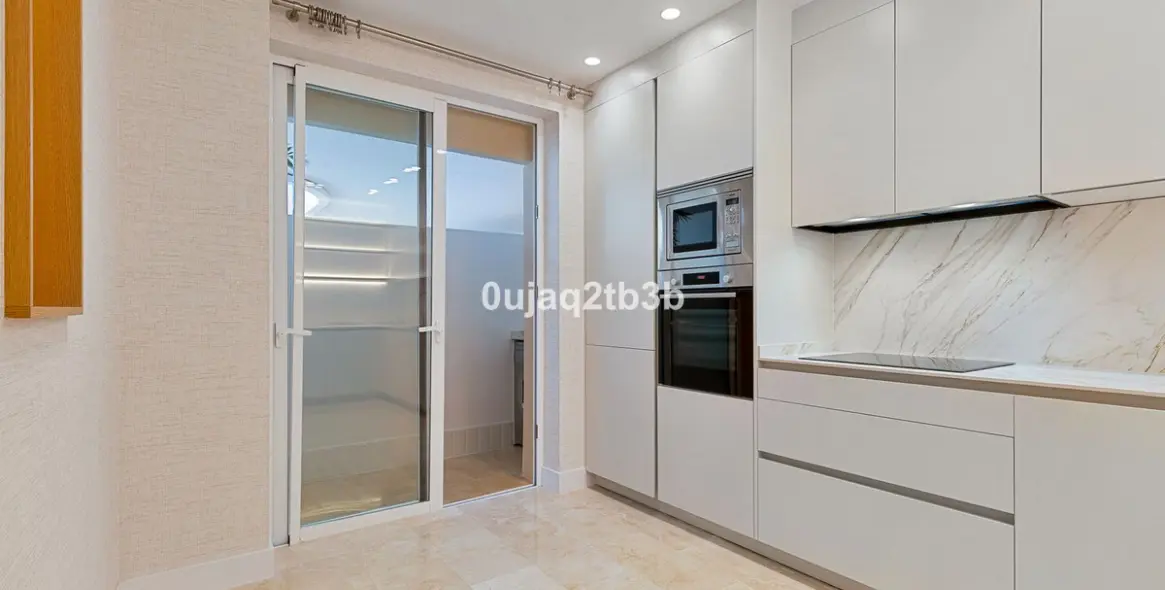 Venta de apartamento en planta media en Marbella 5