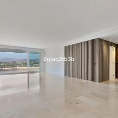 Venta de apartamento en planta media en Marbella