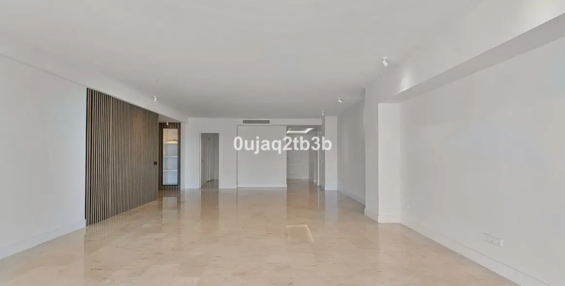 Venta de apartamento en planta media en Marbella 8