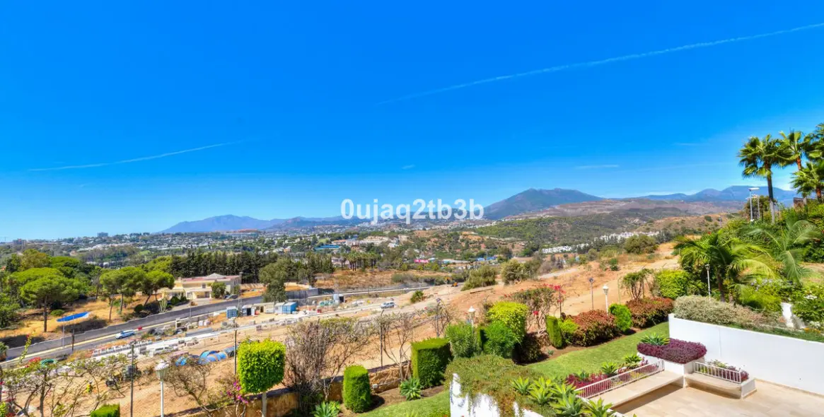 Venta de apartamento en planta media en Marbella 22