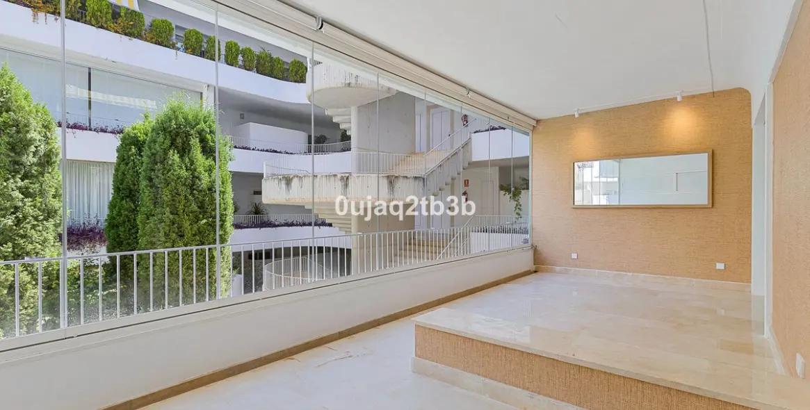 Venta de apartamento en planta media en Marbella 28