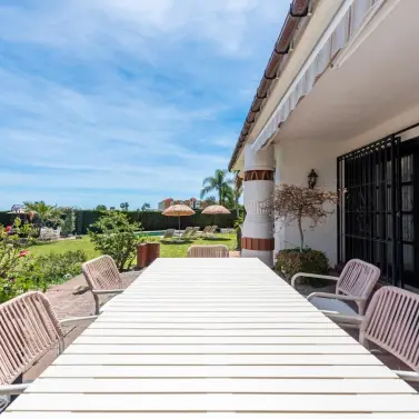 Venta de villa independiente en Estepona