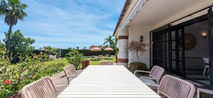 Venta de villa independiente en Estepona 0