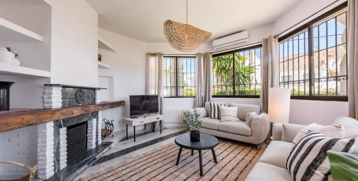 Venta de villa independiente en Estepona 2