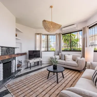 Venta de villa independiente en Estepona