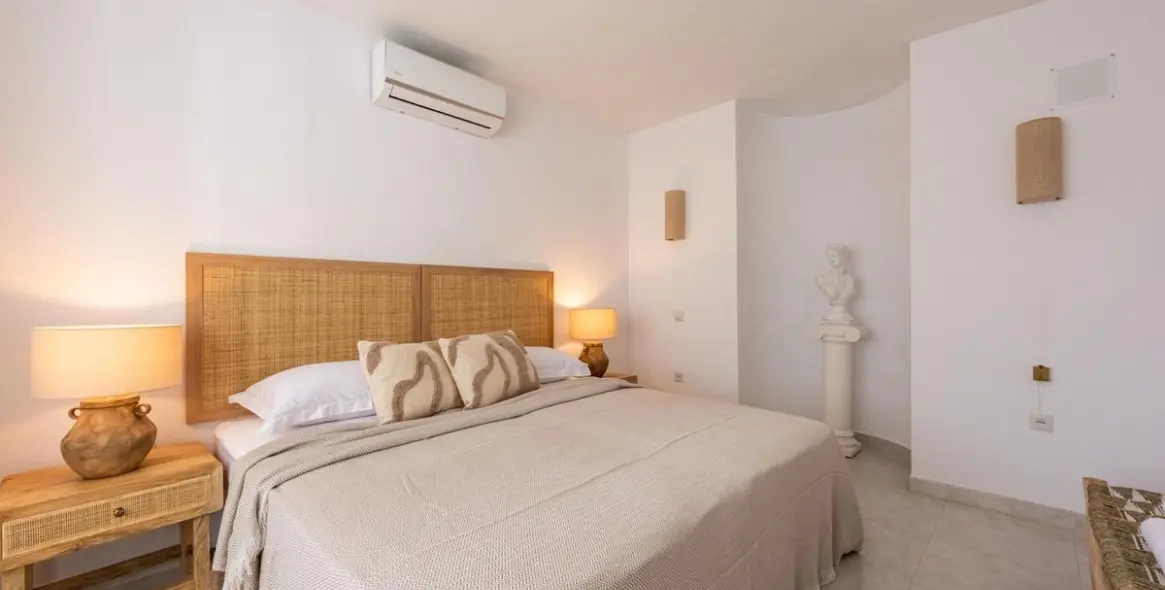 Venta de villa independiente en Estepona 9