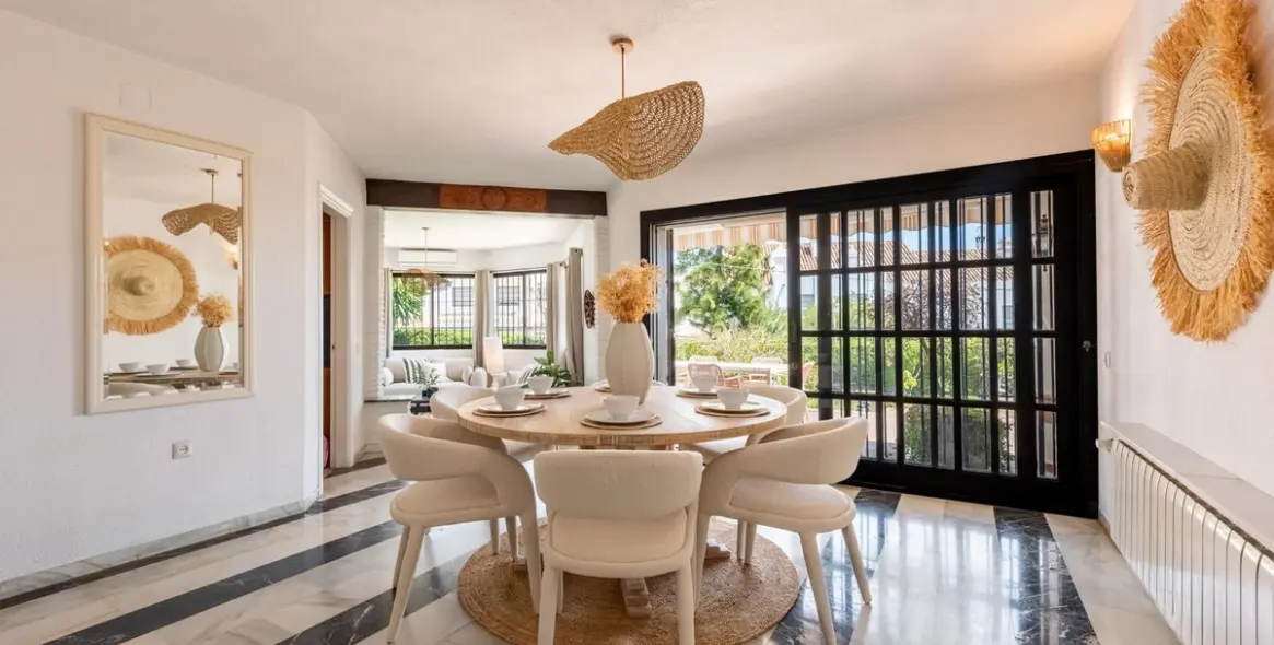 Venta de villa independiente en Estepona 18