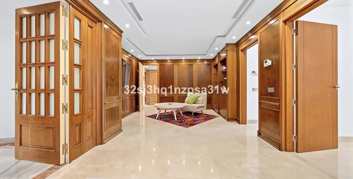 Venta de apartamento en planta media en Puerto Banús 8