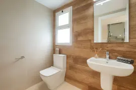 Image 9 thumb