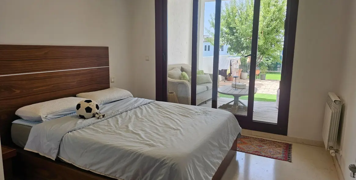 Venta de apartamento en planta baja en Casares 3