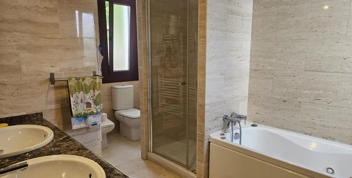 Venta de apartamento en planta baja en Casares 4